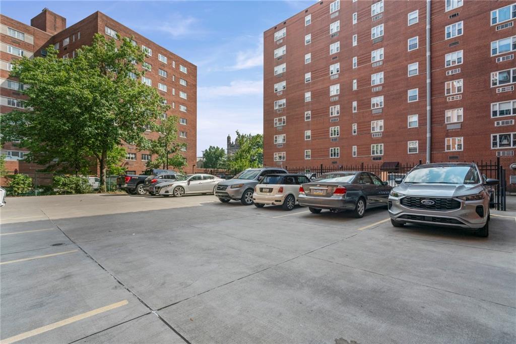 4601 Fifth Avenue, Unit 525 Pittsburgh, PA 15213 - Photo 30 of 35 a car parked in front of a building