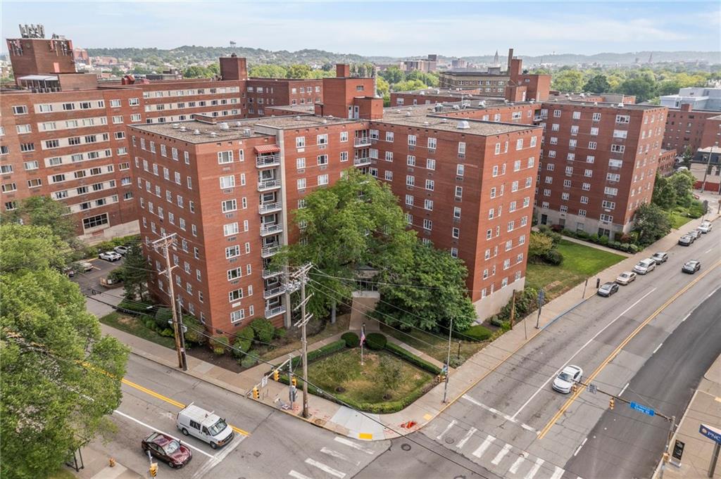 4601 Fifth Avenue, Unit 525 Pittsburgh, PA 15213 - Photo 31 of 35 a view of a city with tall buildings