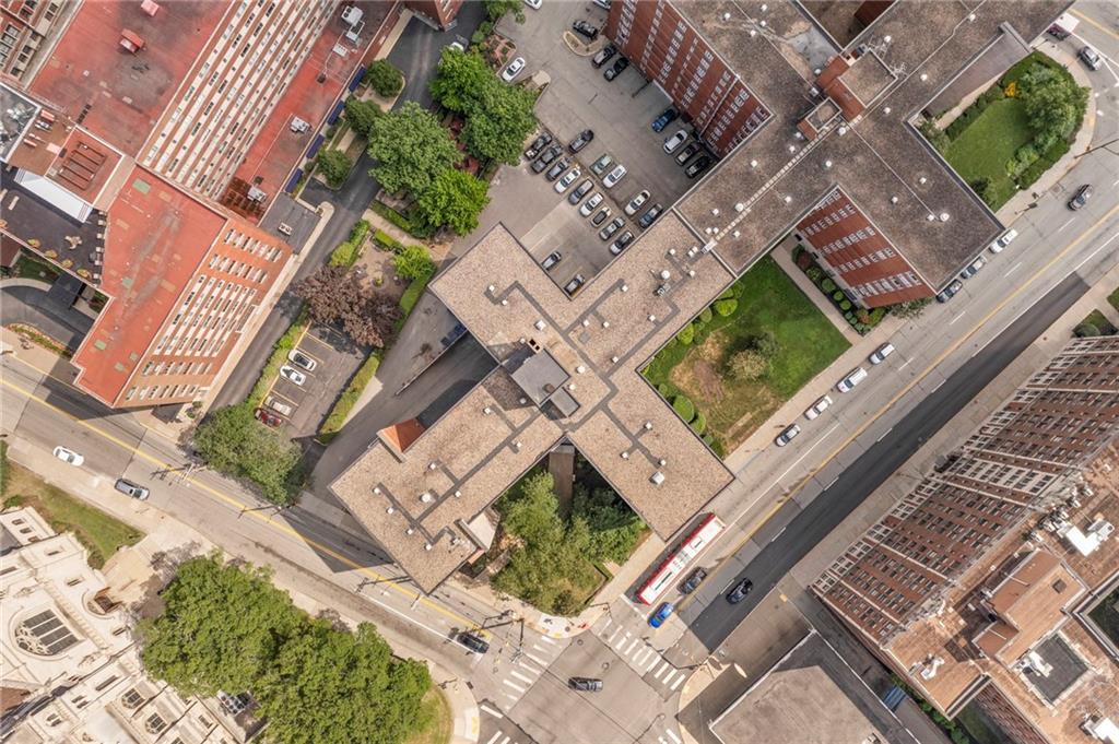 4601 Fifth Avenue, Unit 525 Pittsburgh, PA 15213 - Photo 32 of 35 an aerial view of a house