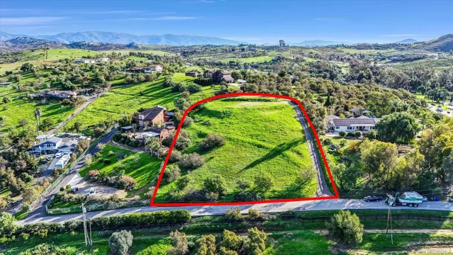 a view of yard with outdoor seating