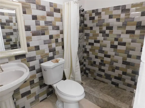 $3,200 | 10945 Northwest 19th Avenue, Unit B, Miami, FL 33167