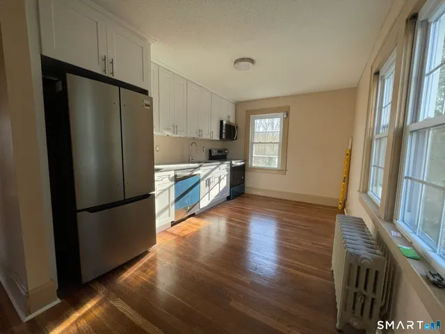 $1,400 | 482 West Main Street, Norwich, CT 06360