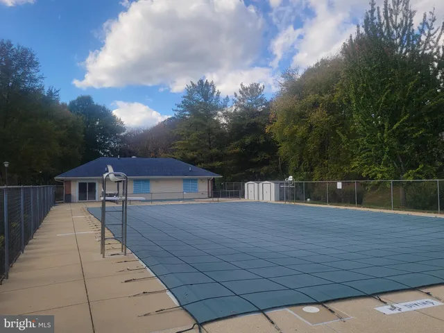 a view of a tennis court