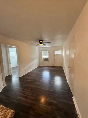 $890 | 5010 Ennis Street, Unit 2, Houston, TX 77004