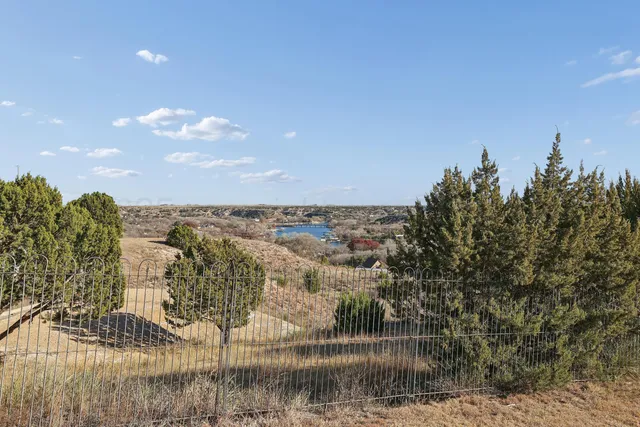$650,000 | 13901 Tangle Aire Point, Amarillo, TX 79118