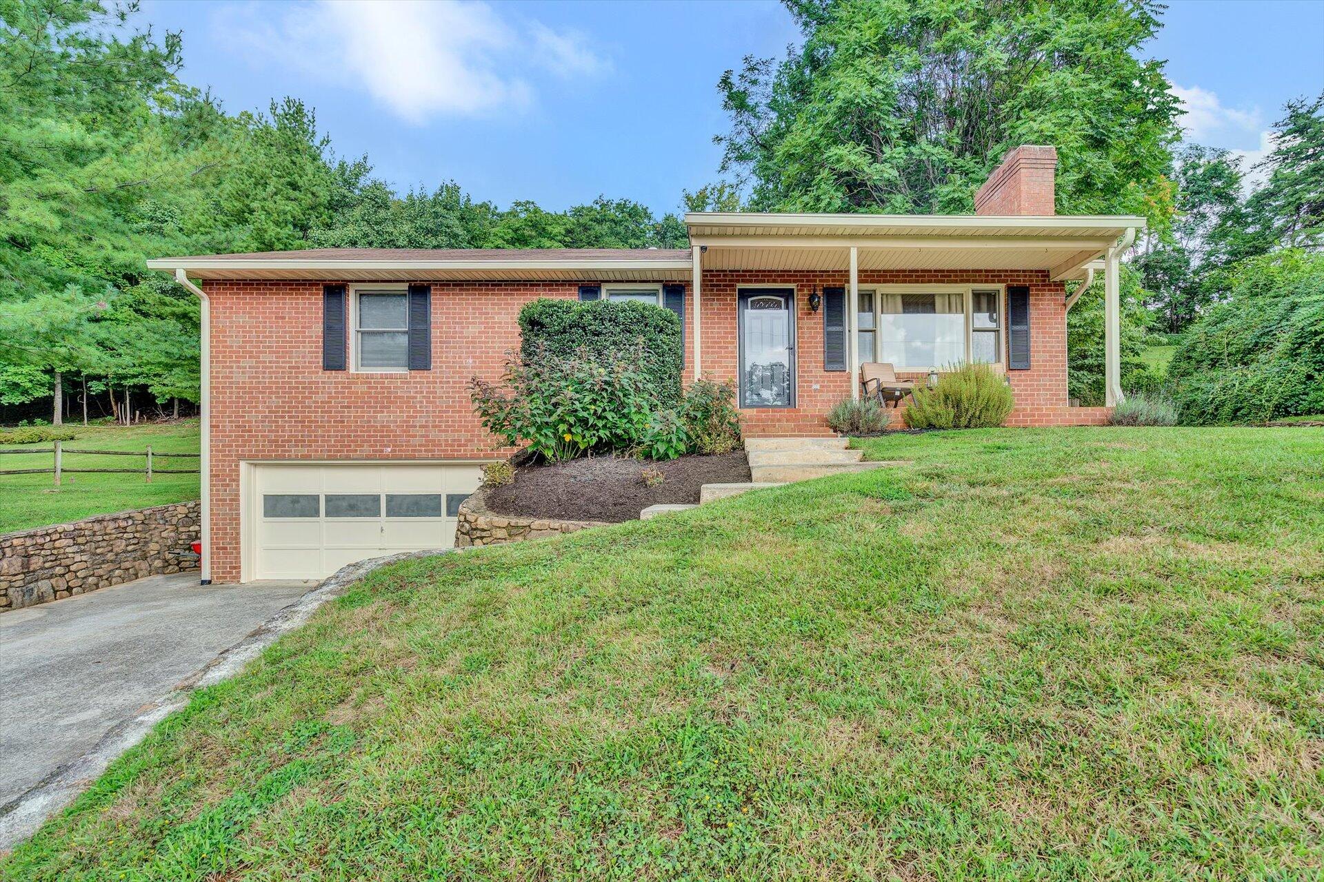 5937 Brahma Road Roanoke, VA 24018 - Photo 1 of 29 Main