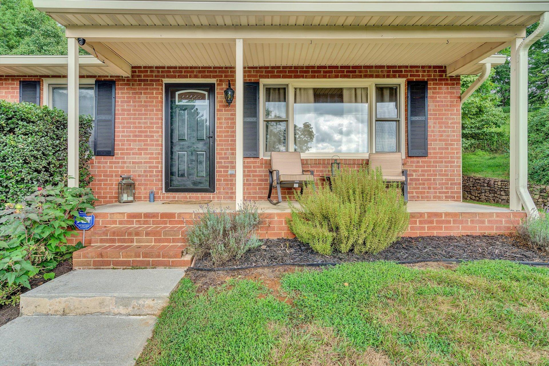 5937 Brahma Road Roanoke, VA 24018 - Photo 3 of 29 03-082020210073