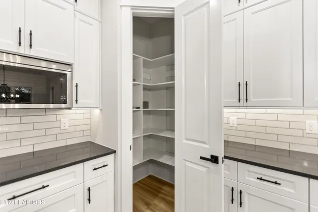 $799,900 | 171 Tsuhdatsi Way, Loudon, TN 37774