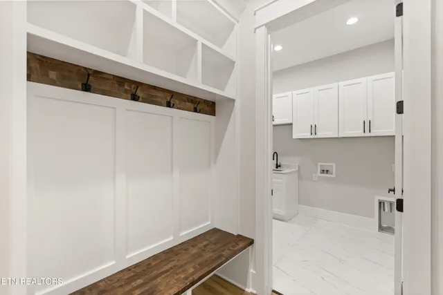 $799,900 | 171 Tsuhdatsi Way, Loudon, TN 37774