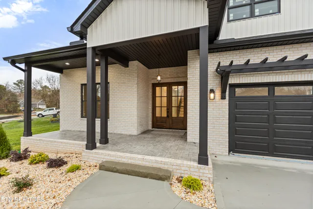 $799,900 | 171 Tsuhdatsi Way, Loudon, TN 37774