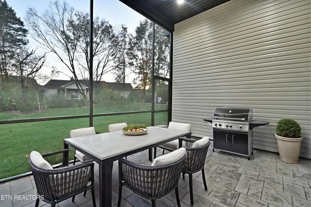 $799,900 | 171 Tsuhdatsi Way, Loudon, TN 37774