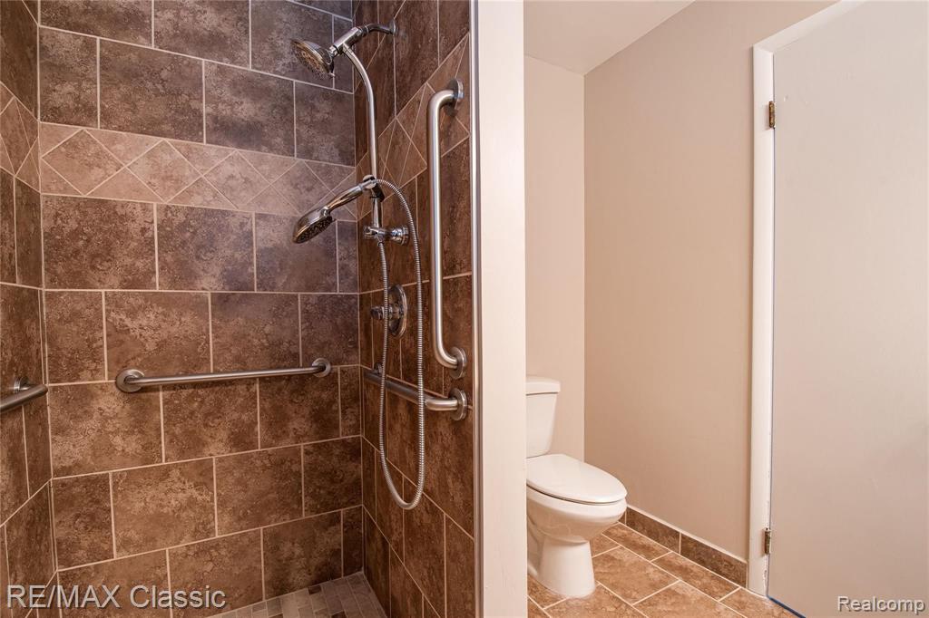 22734 Chestnut Tree Novi, MI 48375 - Photo 19 of 30