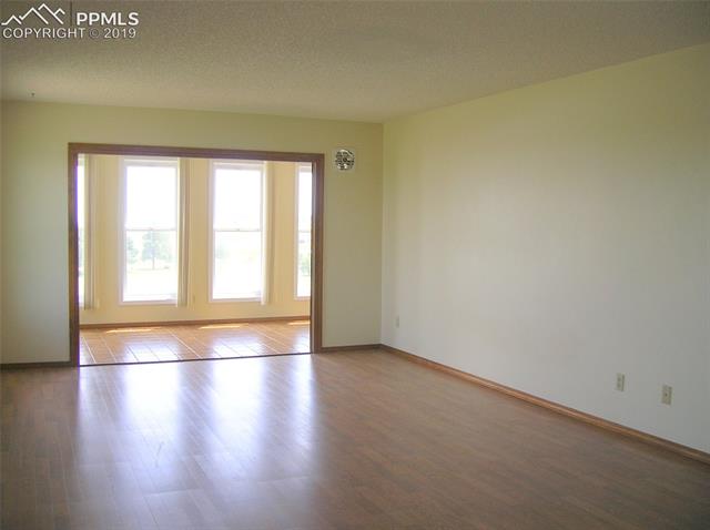10385 Raygor Road Colorado Springs, CO 80908 - Photo 5 of 8