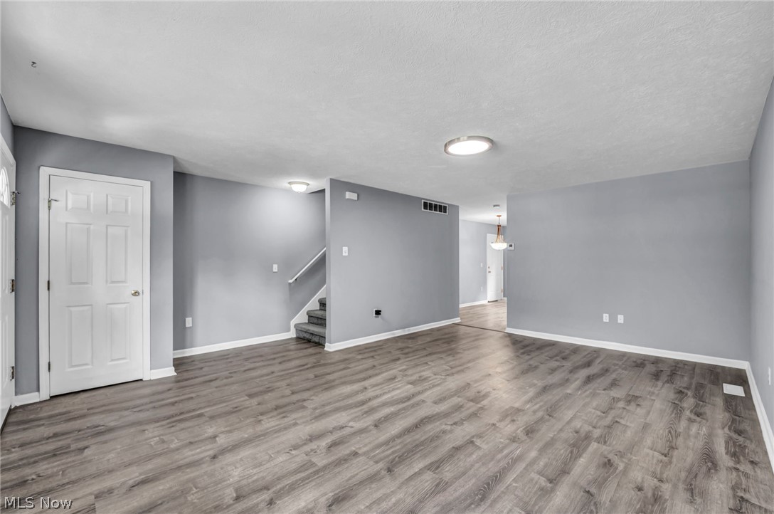 2066 Liberty Road Stow, OH 44224 - Photo 4 of 30