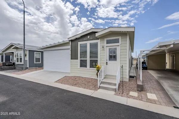 $179,900 | 650 North Hawes Road, Unit 3215, Mesa, AZ 85207