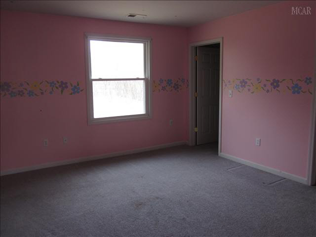 6632 Hivon Road Carleton, MI 48117 - Photo 10 of 12 20007052-9.JPG