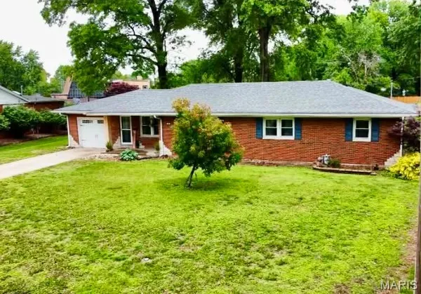 $229,900 | 20 Oaklawn Drive, Granite City, IL 62040