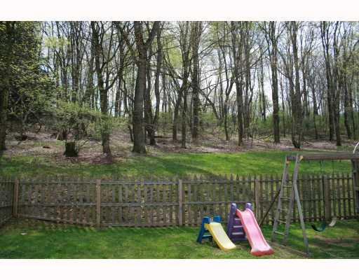 3722 Centerview Road Gibsonia, PA 15044 - Photo 3 of 12 Yard/Garden.