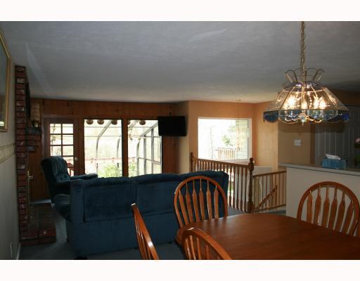 3722 Centerview Road Gibsonia, PA 15044 - Photo 6 of 12 Dining Room.