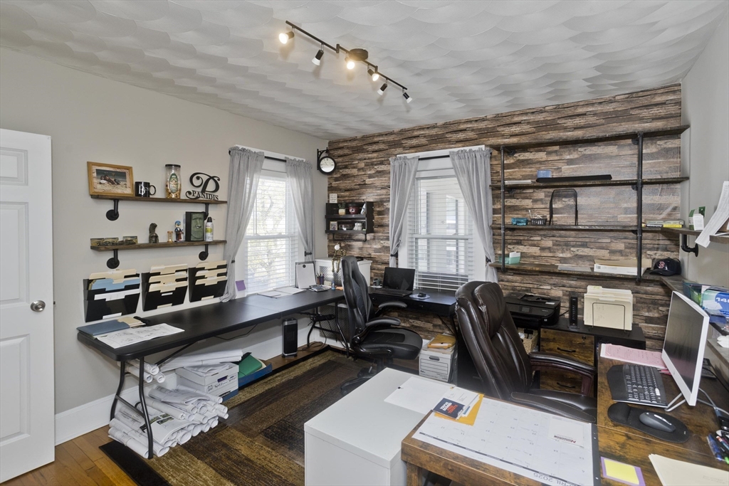 30-32 Sterling Street Springfield, MA 01107 - Photo 23 of 32 Gallery Image 23