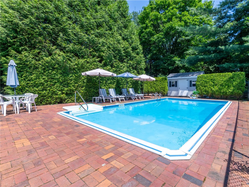 10 Ridgefield Drive East Greenwich, RI 02818 - Photo 30 of 38