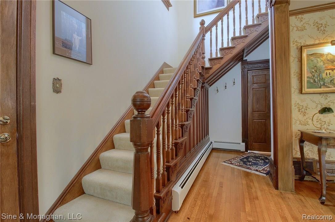1823 River Road St. Clair, MI 48079 - Photo 6 of 47 6 - Foyer_2nd_View.jpg