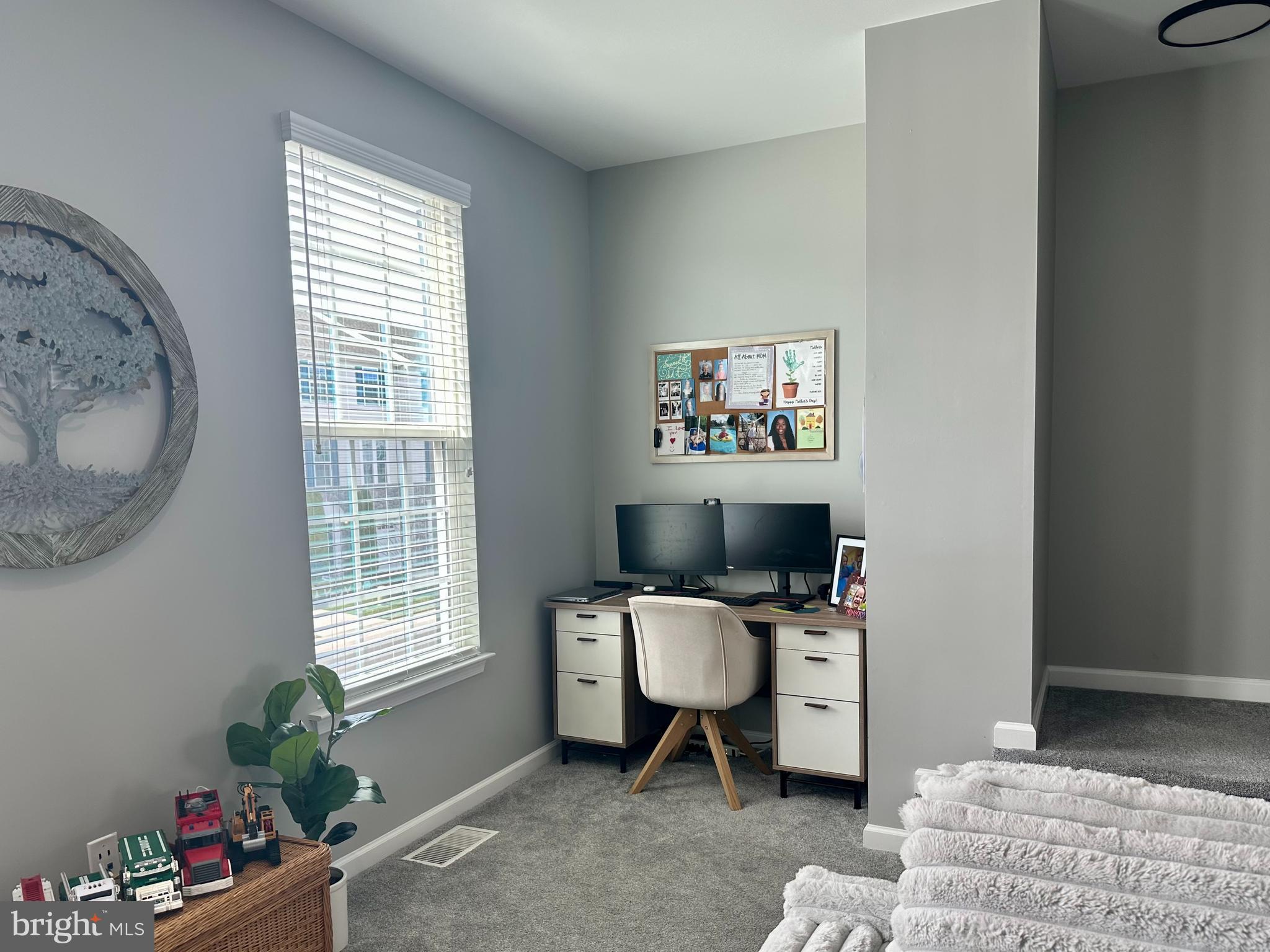 1043 Regency Place Sewell, NJ 08080 - Photo 10 of 24 a workspace with furniture and a window