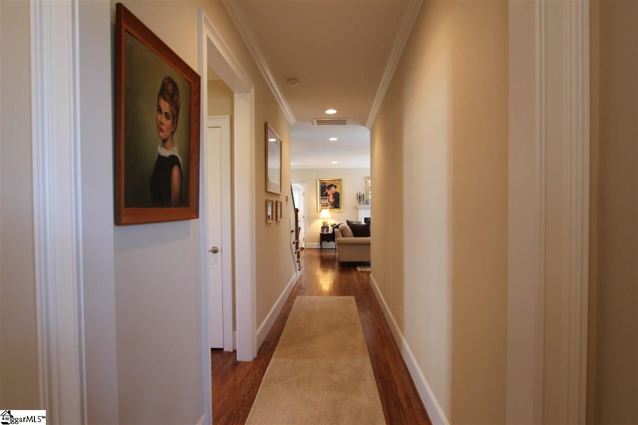 431 Rocky Slope Road Greenville, SC 29607 - Photo 8 of 36 Gallery Image 8
