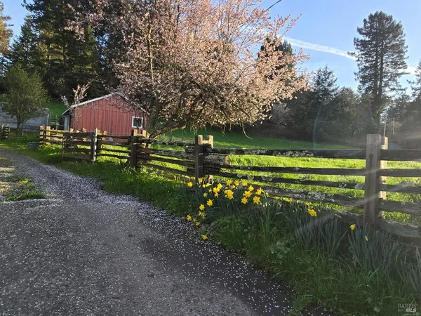 $1,495,000 | 11957 Bodega Highway, Sebastopol, CA 95472