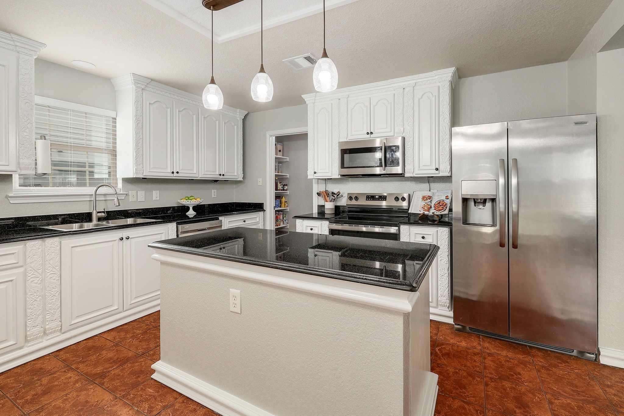 335 Mistletoe Lane Kyle, TX 78640 - Photo 10 of 40