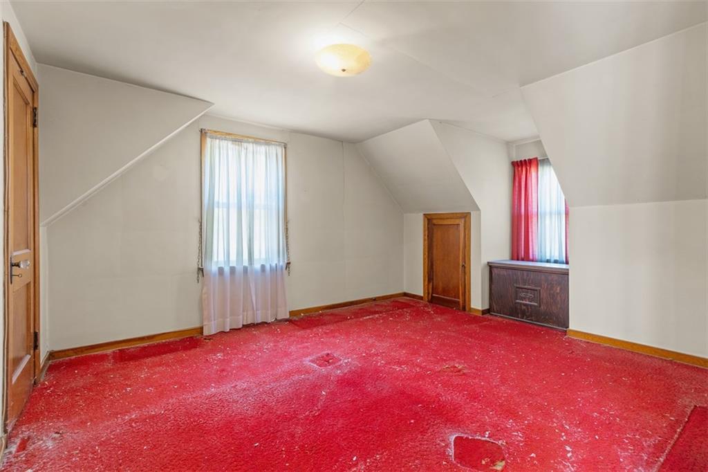 1645 Charlton Heights Road Coraopolis, PA 15108 - Photo 17 of 49 an empty room with windows and closet