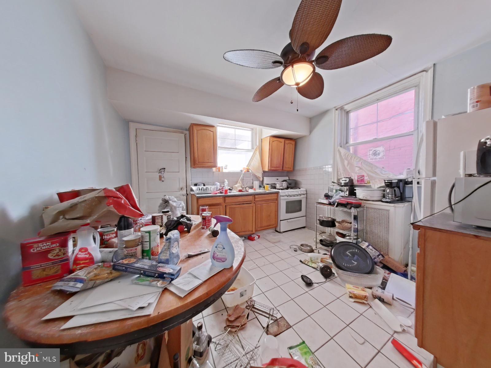 729 Wynnewood Road Philadelphia, PA 19151 - Photo 9 of 33 Kitchen