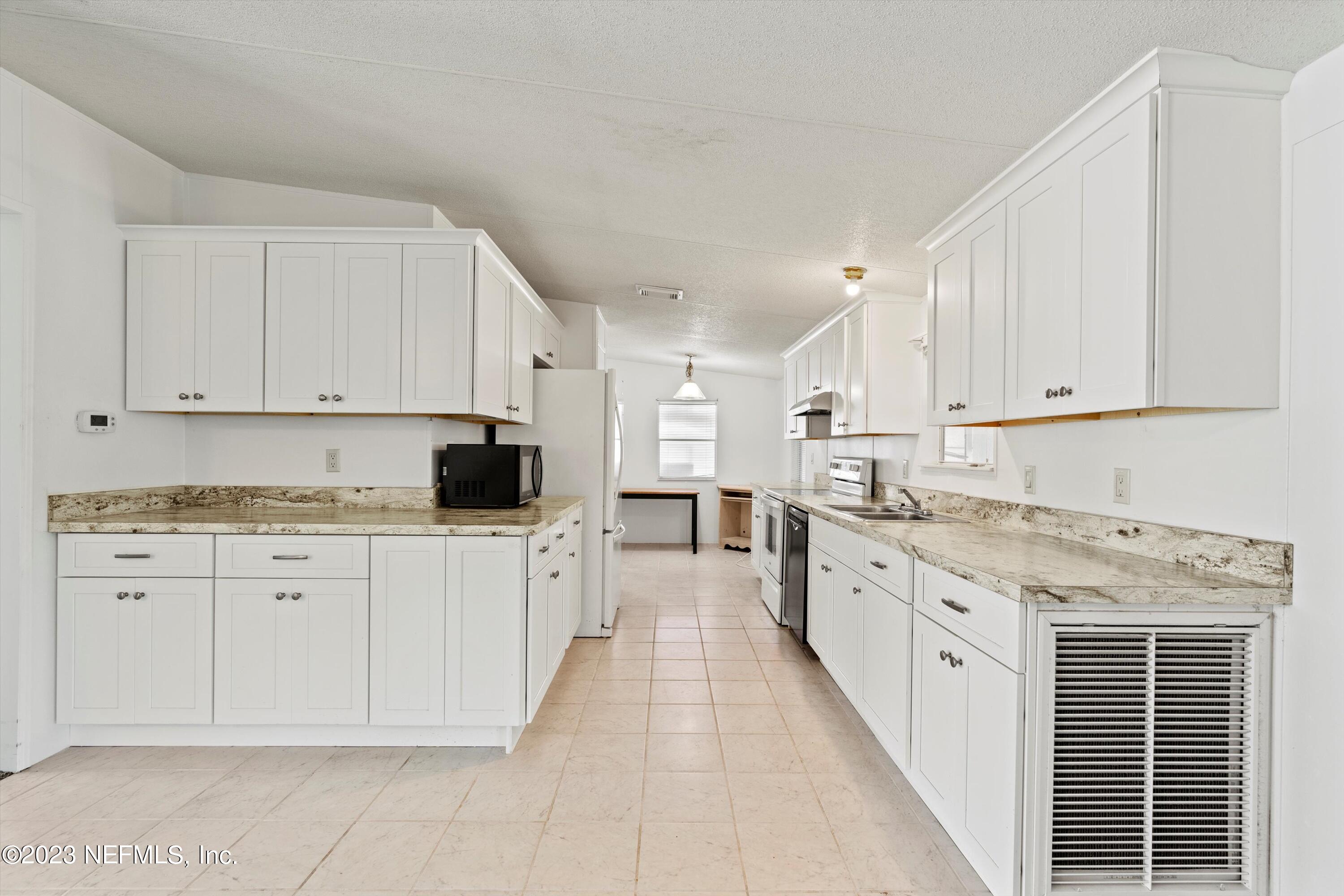 298 Pizarro Road St. Augustine, FL 32080 - Photo 8 of 32 11-Kitchen
