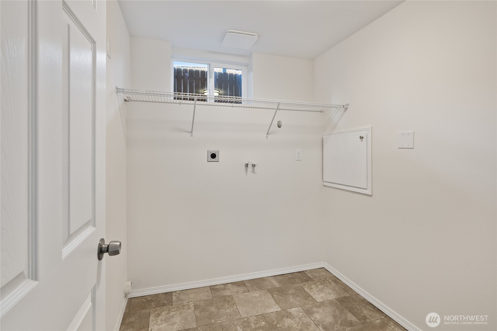 1003 9th Street Northwest Puyallup, WA 98371 - Photo 29 of 40 a view of bathroom