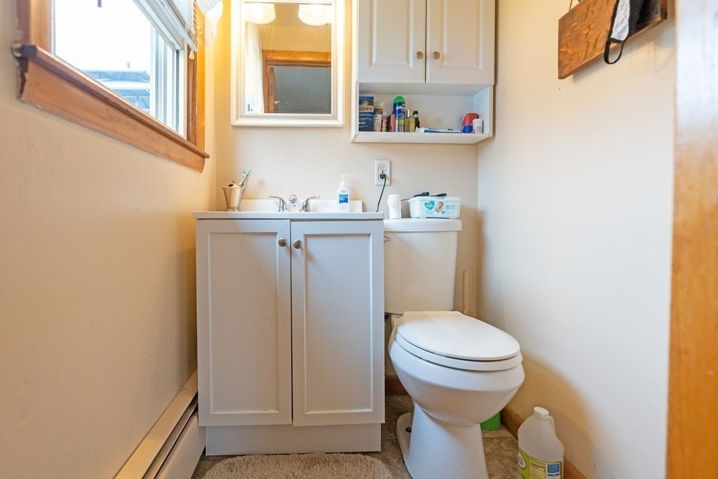 1237 Burnett Road Chicopee, MA 01020 - Photo 19 of 29 Gallery Image 19