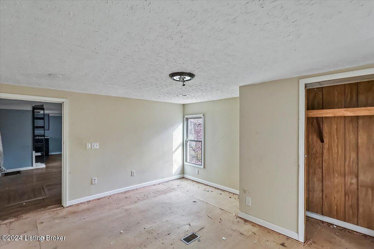 2253 R Whittaker Road Lewisburg, KY 42256 - Photo 21 of 26 Interior