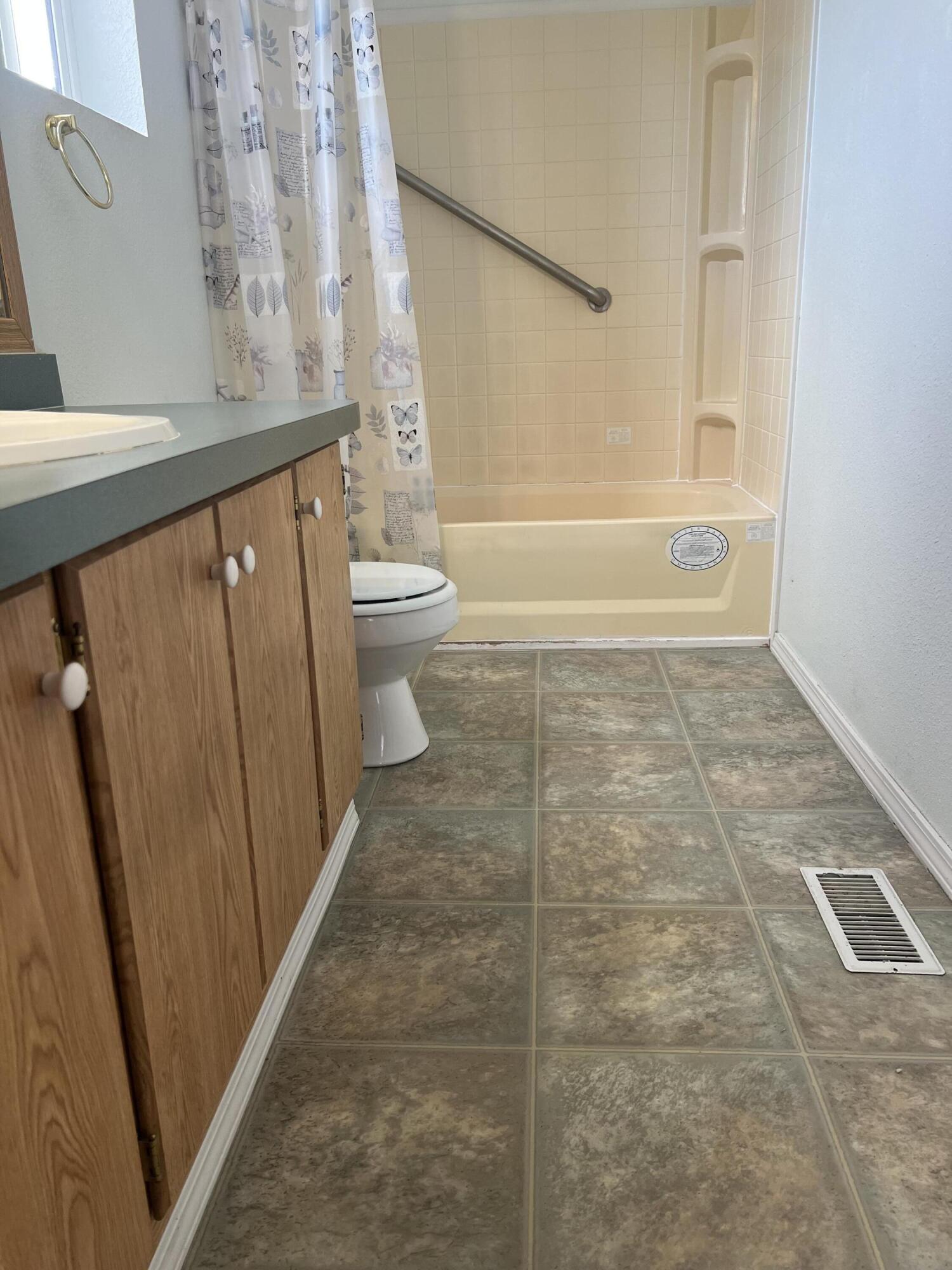 6850 Downing Road, Unit 25 Central Point, OR 97502 - Photo 19 of 27