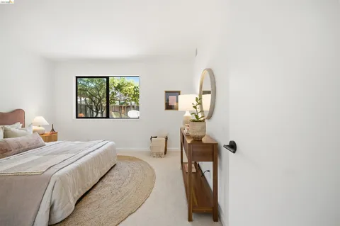 $1,098,000 | 3 Windward Hill, Oakland, CA 94618