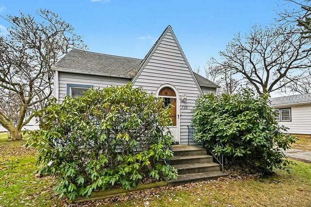 $130,000 | 735 Royal Drive, Jackson, MI 49202