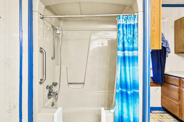 $130,000 | 735 Royal Drive, Jackson, MI 49202