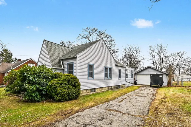 $130,000 | 735 Royal Drive, Jackson, MI 49202