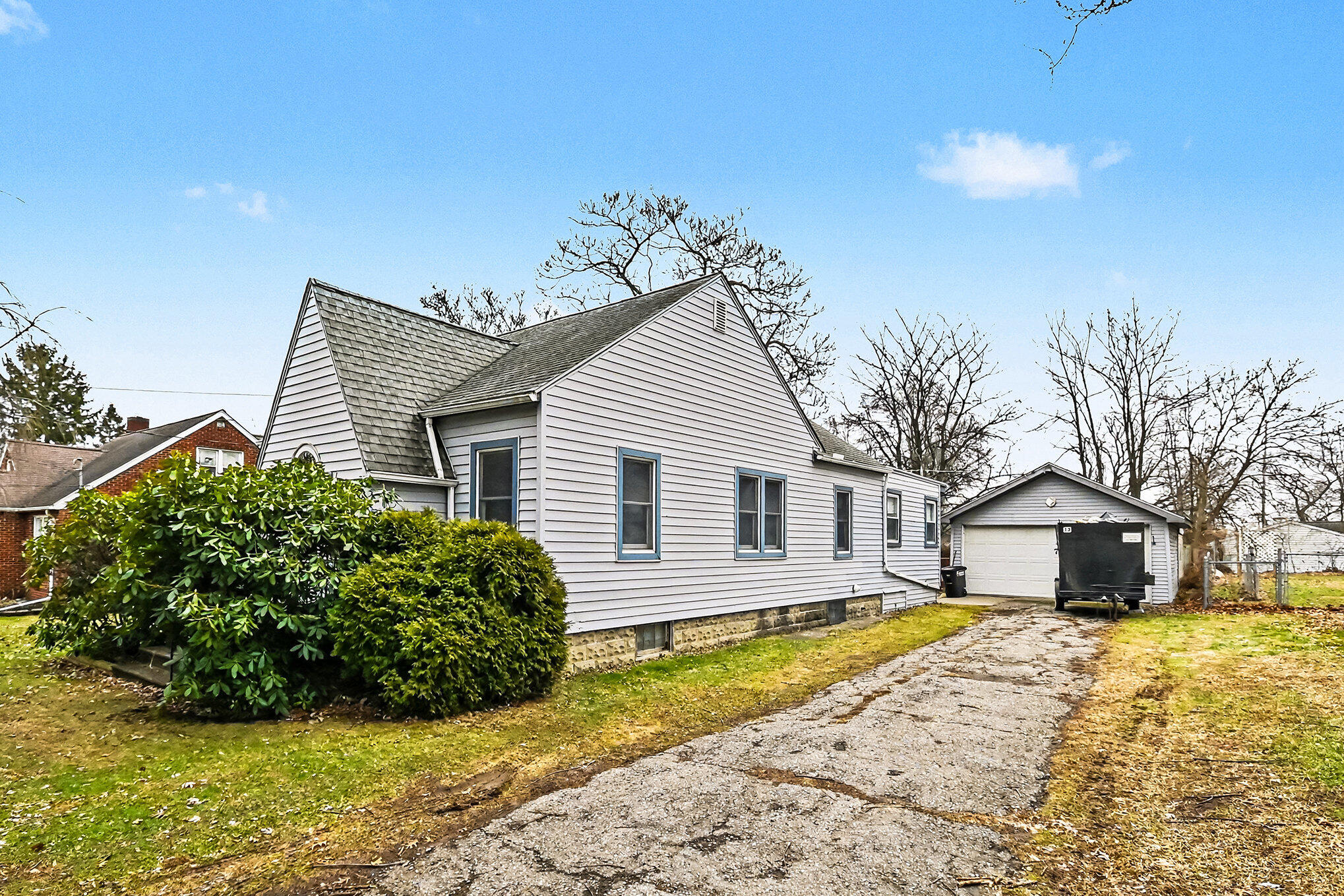 735 Royal Drive Jackson, MI 49202 - Photo 5 of 23 003_file_865