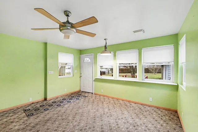 $130,000 | 735 Royal Drive, Jackson, MI 49202