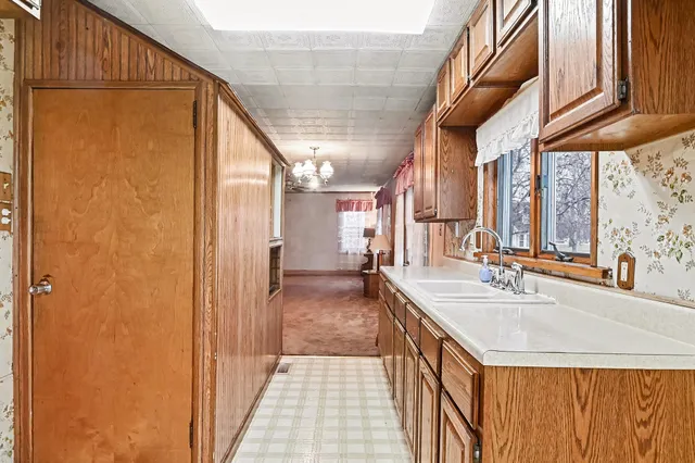 $130,000 | 735 Royal Drive, Jackson, MI 49202