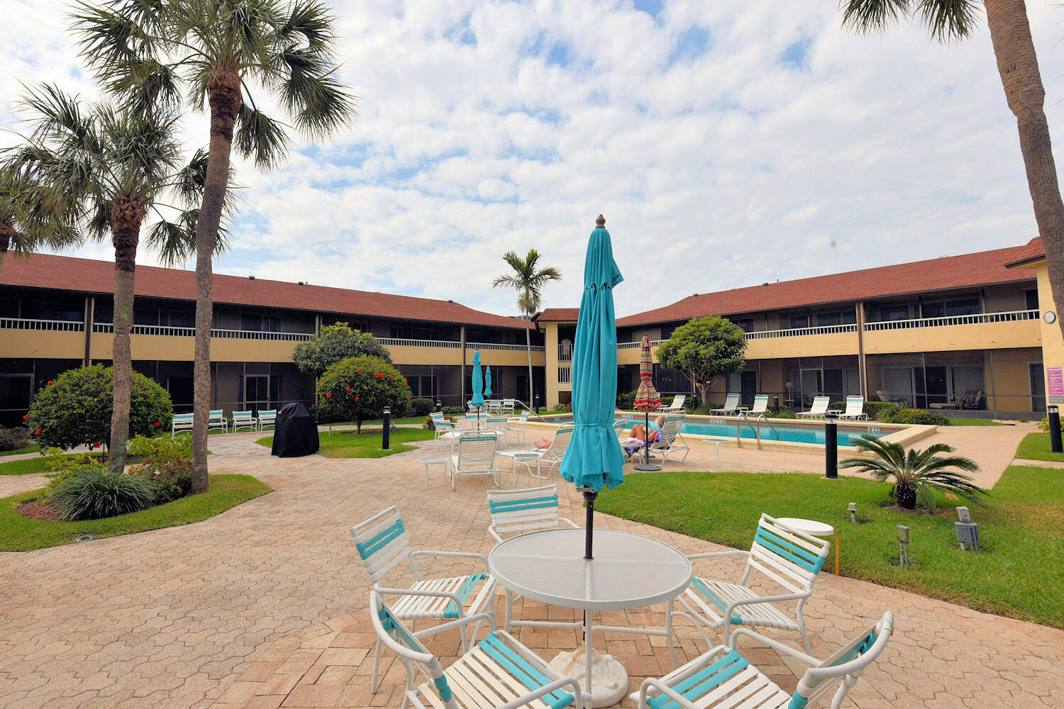 1100 Surf Road, Unit 202 Riviera Beach, FL 33404 - Photo 22 of 32 Courtyard