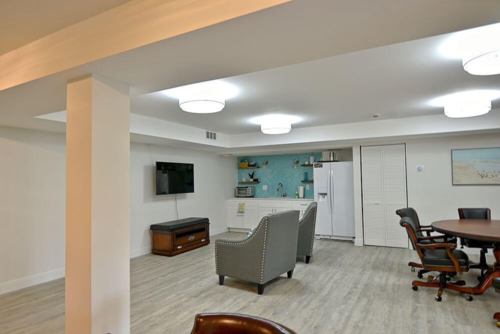 1100 Surf Road, Unit 202 Riviera Beach, FL 33404 - Photo 24 of 32 Community Room