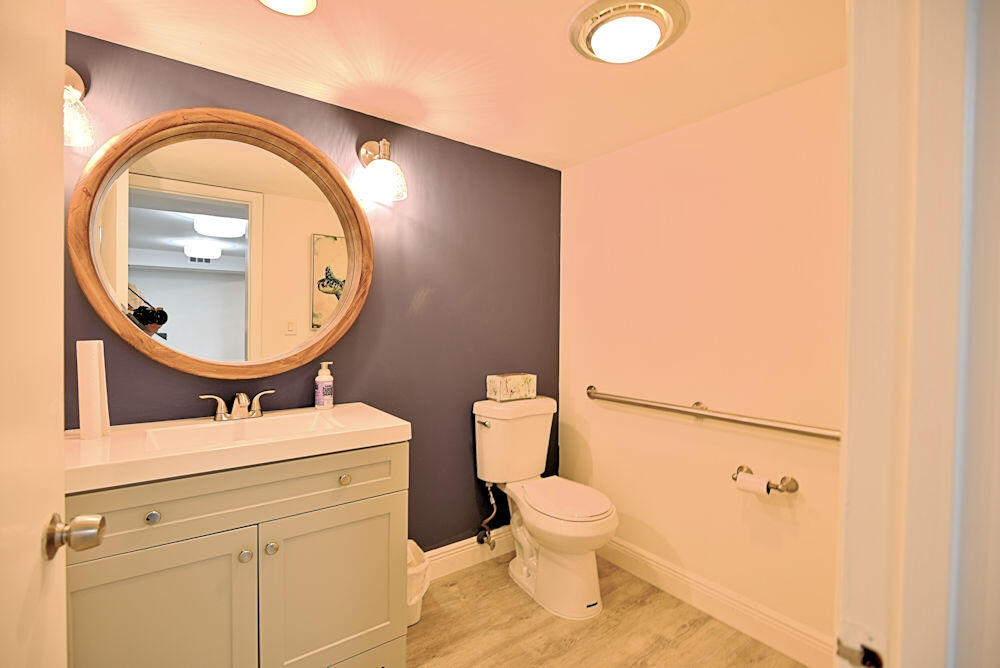 1100 Surf Road, Unit 202 Riviera Beach, FL 33404 - Photo 26 of 32 Communty room bath