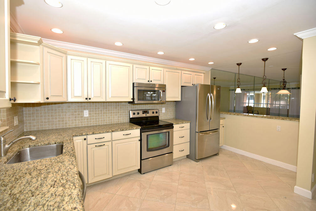 1100 Surf Road, Unit 202 Riviera Beach, FL 33404 - Photo 3 of 32 Kitchen