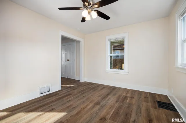 $1,600 | 400 East Virginia Avenue, Peoria, IL 61603