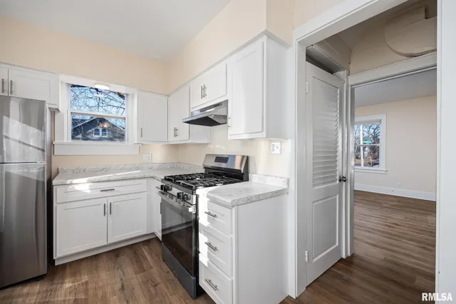 $1,600 | 400 East Virginia Avenue, Peoria, IL 61603